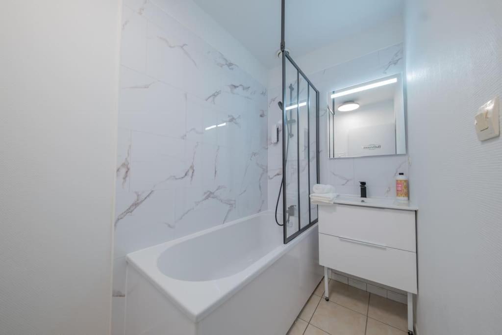 Ferienwohnung L'Ange Au Sourire Reims Exterior foto
