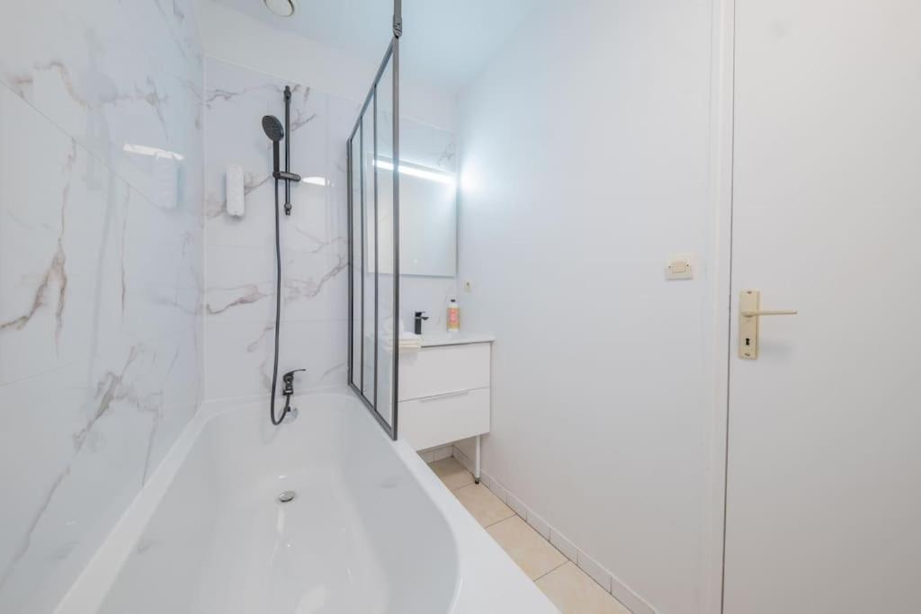 Ferienwohnung L'Ange Au Sourire Reims Exterior foto